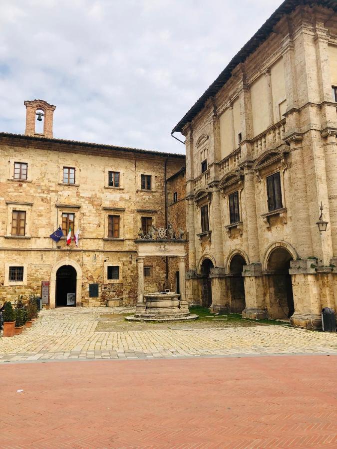 Апартаменты A Due Passi Da Piazza Grande Монтепульчано Экстерьер фото